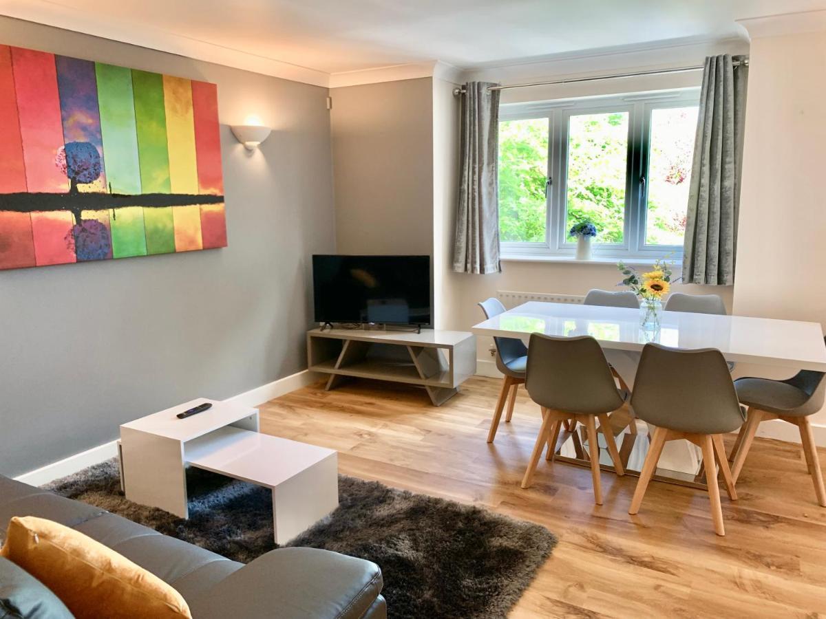 Risinghurst, Oxford, An Entire 2Beds, 2Bathrooms, Free Wi-Fi, Free Parking أكسفورد المظهر الخارجي الصورة
