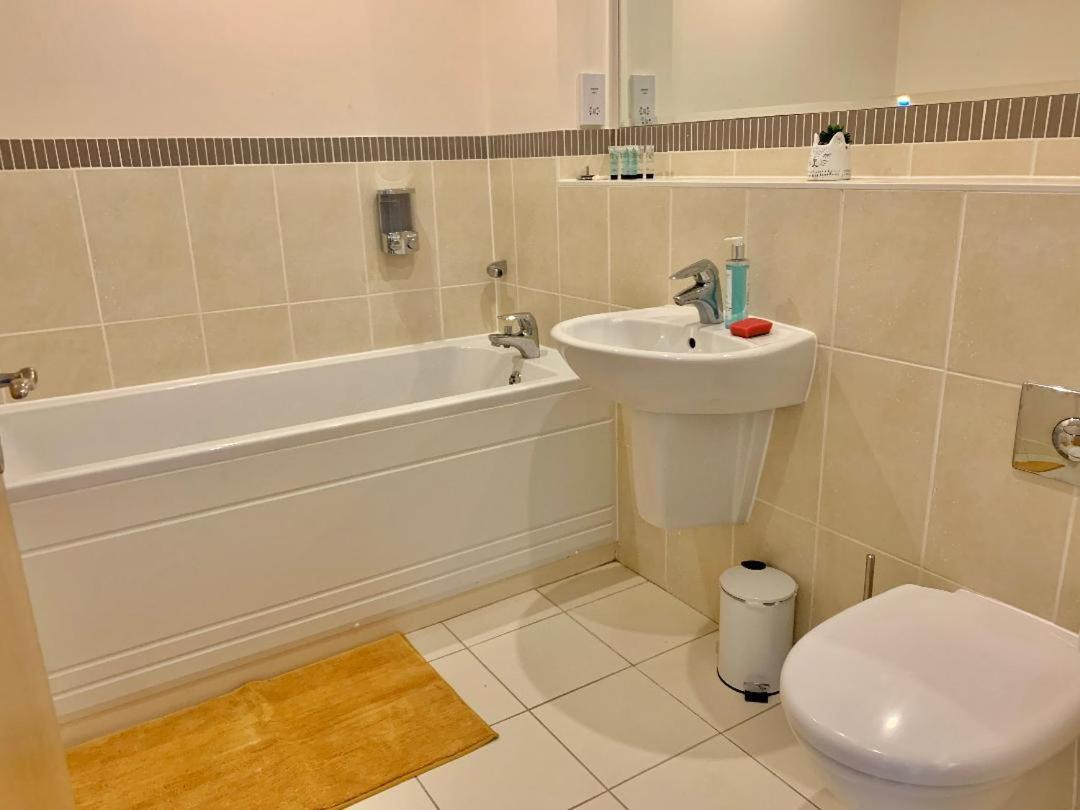 Risinghurst, Oxford, An Entire 2Beds, 2Bathrooms, Free Wi-Fi, Free Parking أكسفورد المظهر الخارجي الصورة