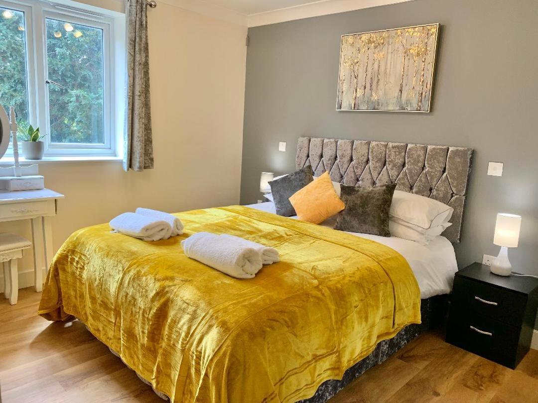Risinghurst, Oxford, An Entire 2Beds, 2Bathrooms, Free Wi-Fi, Free Parking أكسفورد المظهر الخارجي الصورة