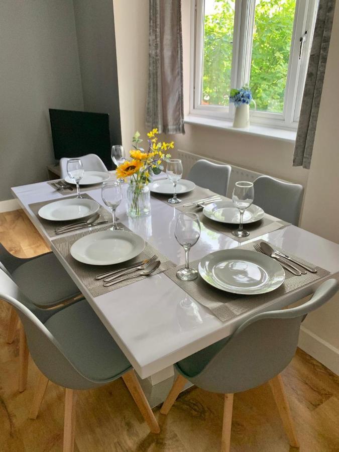Risinghurst, Oxford, An Entire 2Beds, 2Bathrooms, Free Wi-Fi, Free Parking أكسفورد المظهر الخارجي الصورة